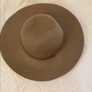 Nine West suede hat light brown NWOT